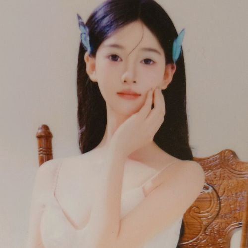 新人潇潇随缘播的美女聊天室