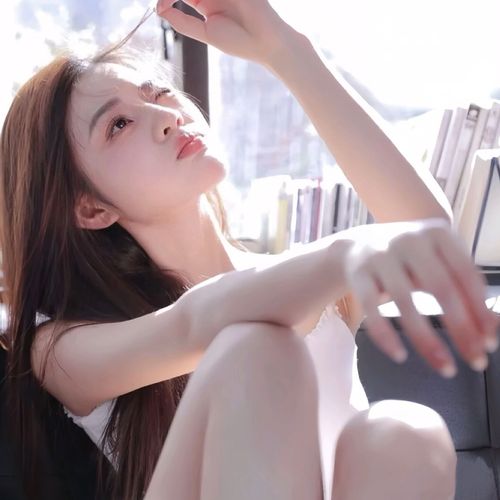 认真且温柔地，陪你的美女聊天室