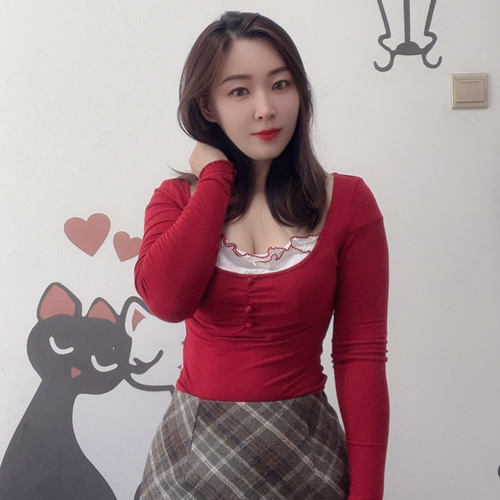 小柠檬<!--REPLACE_TOP_ANCHOR_HERE-->的美女聊天室