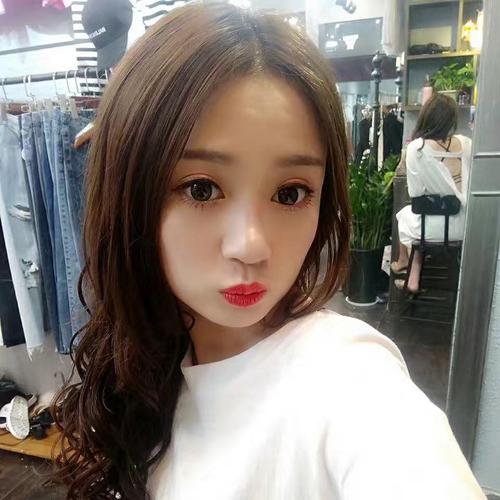 新人伊朵儿的美女聊天室