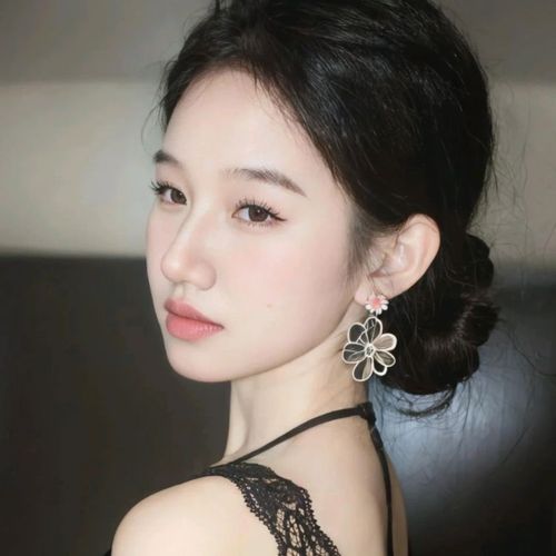 新人知月的美女聊天室