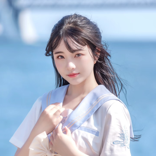 小甜兮兮的美女聊天室