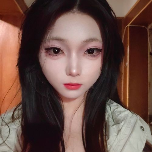 月亮不睡觉的美女聊天室