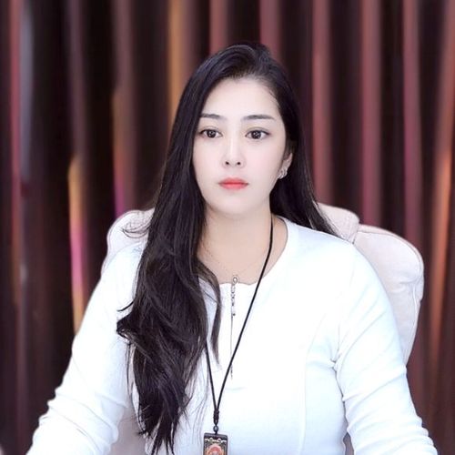 小阿白的美女聊天室