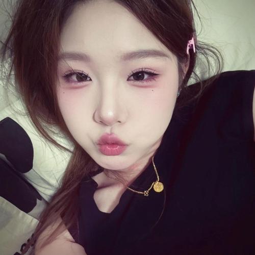 小扬.的美女聊天室