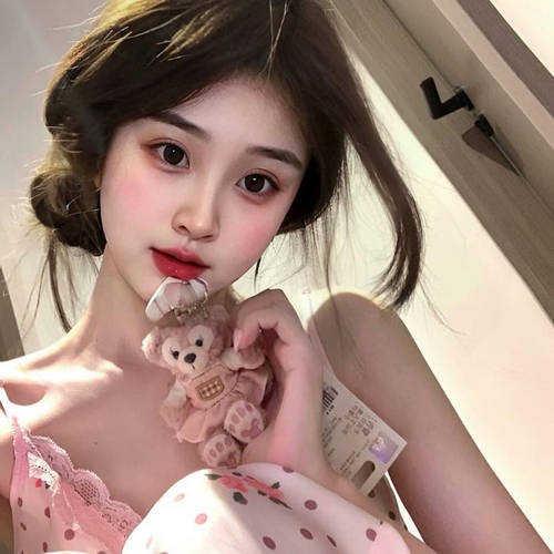 芦苇微微2.0的美女聊天室