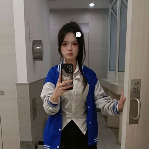 酒酒是个小哭包的美女聊天室