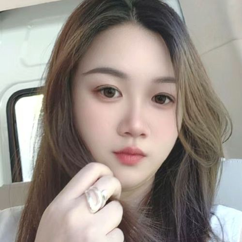 贪嘴的小猫