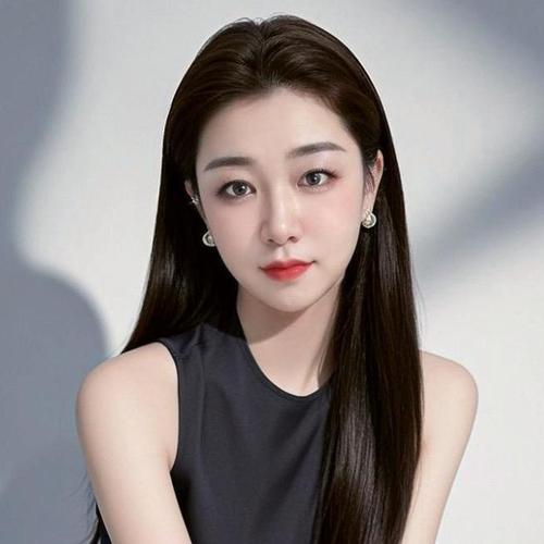 珊珊，新人第一天的美女聊天室