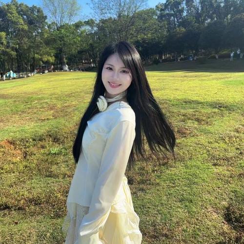 沐钥等风等你的美女聊天室