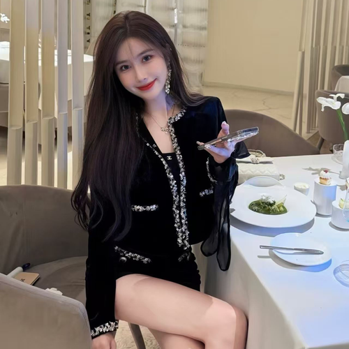 倩倩❤️款款独行才不致倾溢