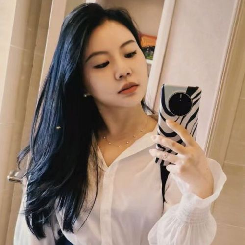 爱探险的dora的美女聊天室