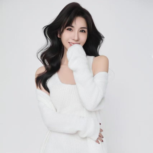 唱歌的李诗曼的美女聊天室