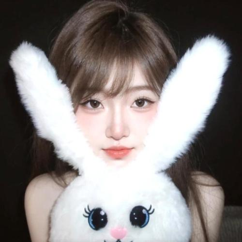 一颗糖-ᐝ新人主播，多多指教～的美女聊天室