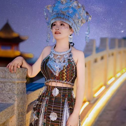 新人开心等一束光的美女聊天室