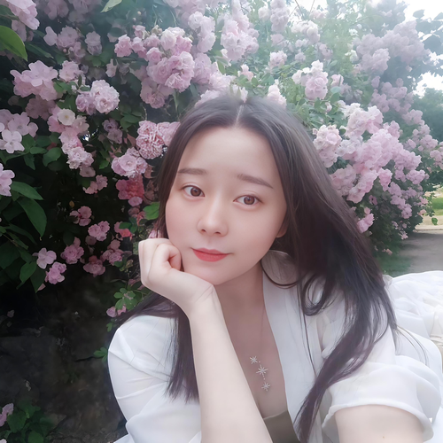 是唱歌的乔伊吖的美女聊天室