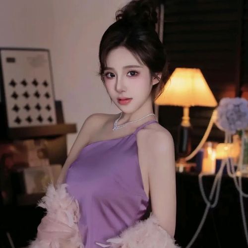 新人金秘书的美女聊天室