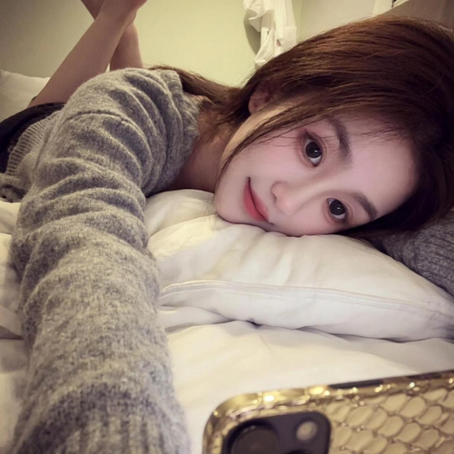 黎秋向～毁灭吧……的美女聊天室