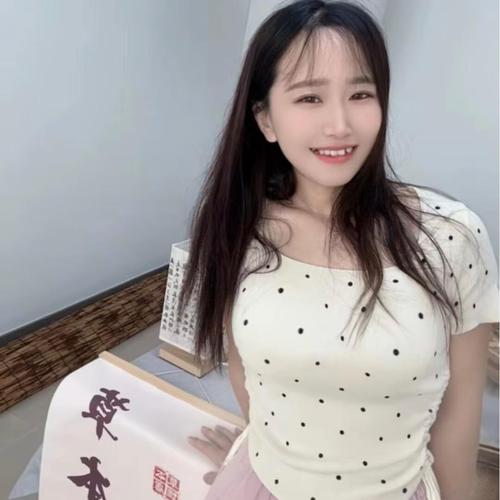 新人霏霏的美女聊天室