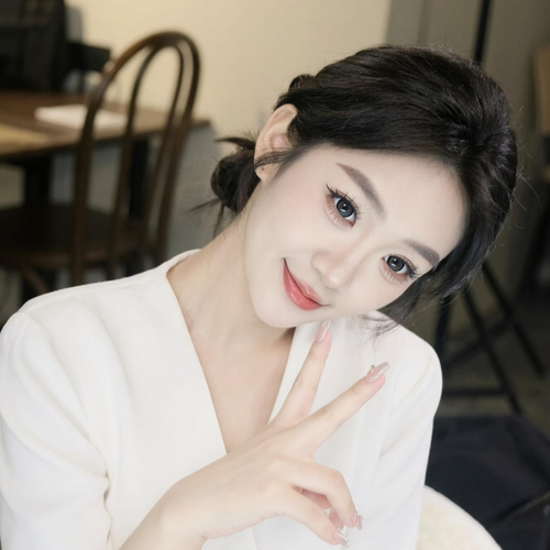 南希<!--REPLACE_TOP_ANCHOR_HERE-->的美女聊天室