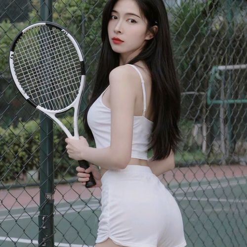 新人苏蔓孤身一人…