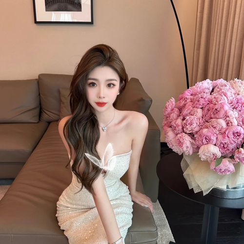 就1女的的美女聊天室