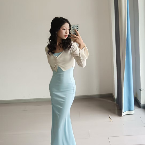 小梨涡（破碎版）的美女聊天室