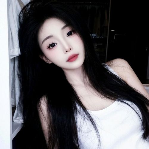 AA周末谢黑爷爷升级吖！的美女聊天室