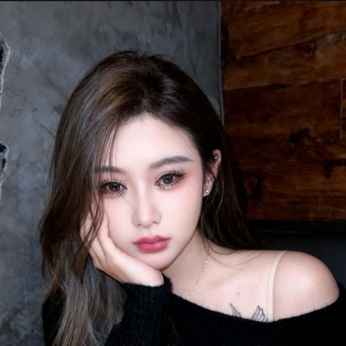 九儿……等一束光的美女聊天室