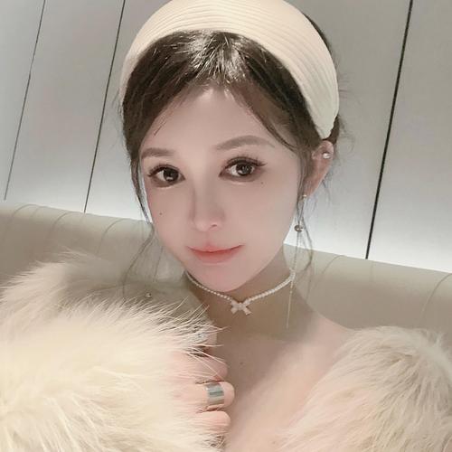 小侯啊，谢老板哥帮狗子升级！的美女聊天室