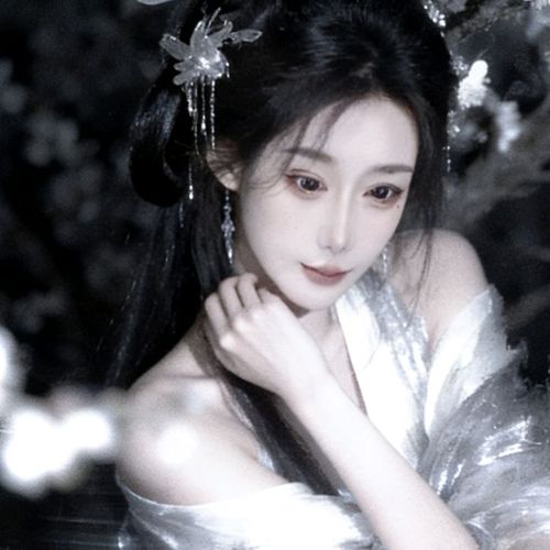 新人小悦悦的美女聊天室