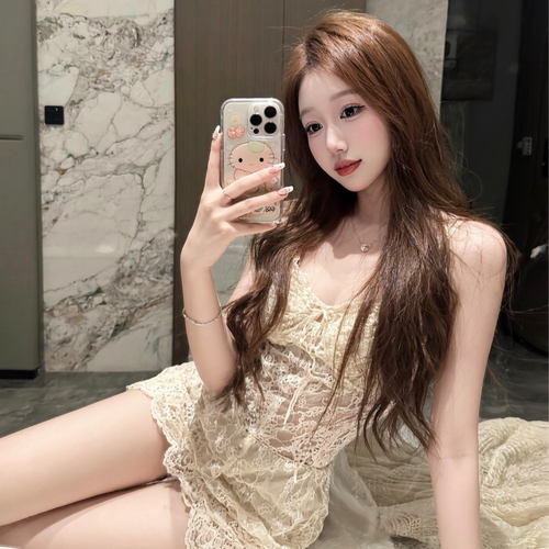 M、泡了个芙的美女聊天室