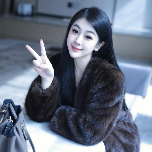 @77范儿——风吹哪页读哪页的美女聊天室