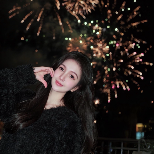 樱桃小晚子的美女聊天室