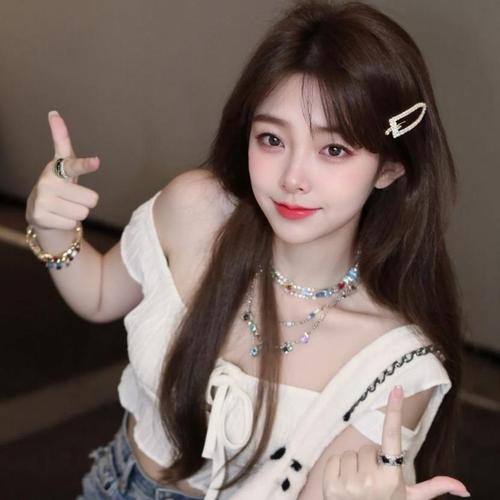 鹿伊伊的美女聊天室