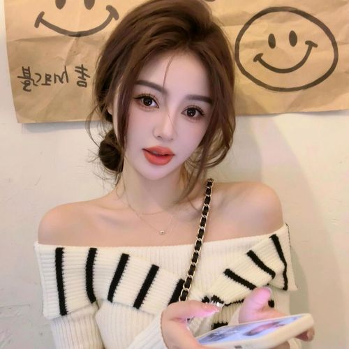 宋知晚！唱歌跑调的美女聊天室