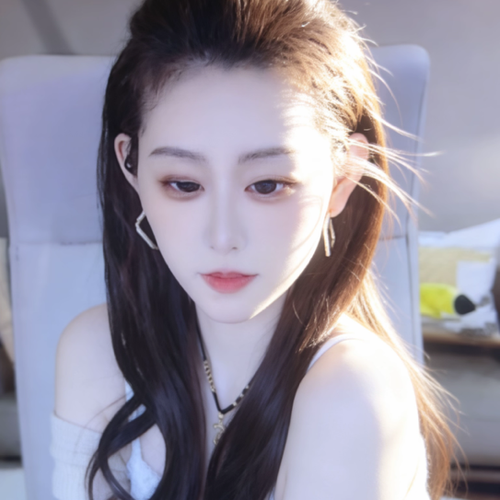 新人然然，的美女聊天室