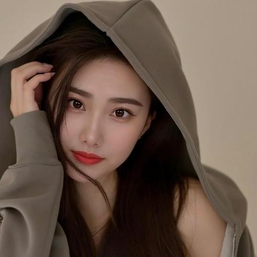 歌手-Lyra的美女聊天室