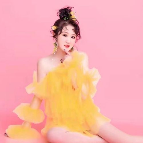 づ念念的美女聊天室