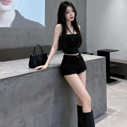 万万-异地的爱妻的美女聊天室