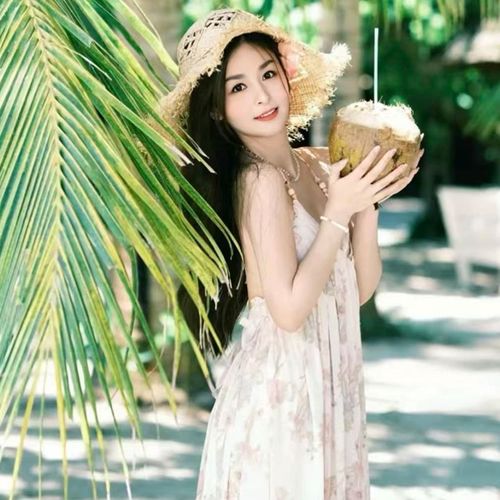 新人：冰淇淋的美女聊天室