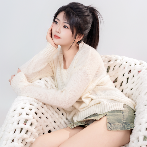 ·三三，加油鸭的美女聊天室