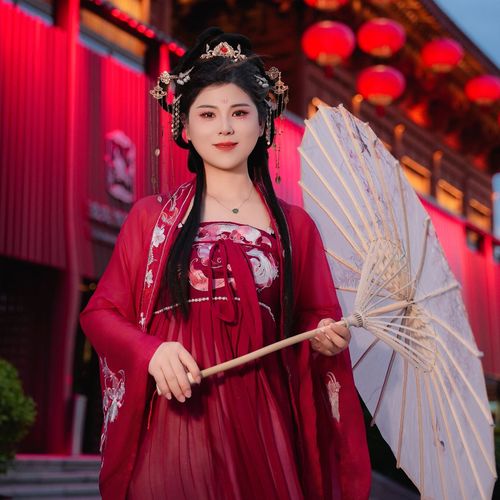 新主播:柒柒求守护的美女聊天室