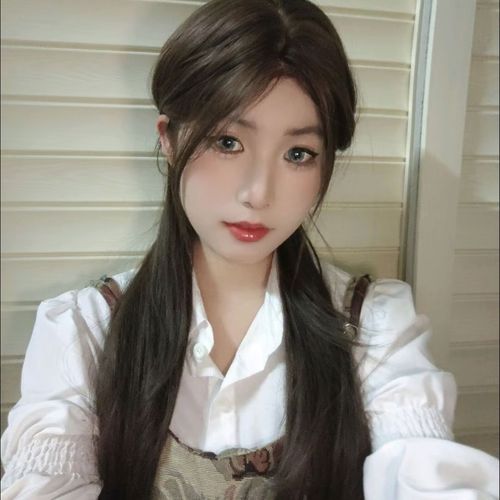 是月月吖的美女聊天室