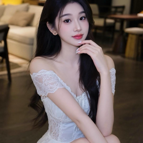 小c、万事胜意的美女聊天室