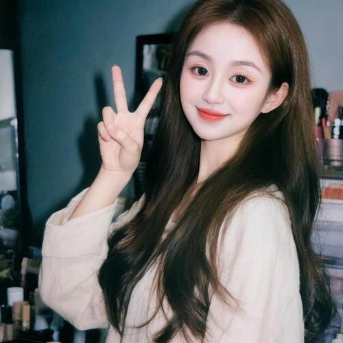 黎秋向～毁灭吧的美女聊天室