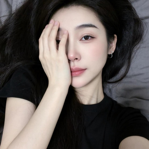 初雪丫头，顺其自然的美女聊天室