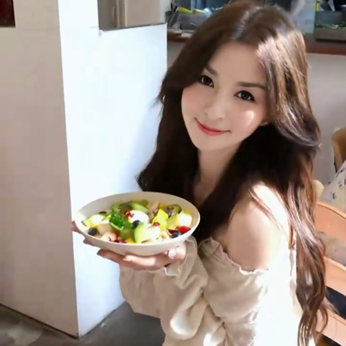 新人；冰冰的美女聊天室