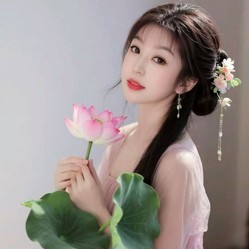 逸鑫9蛋蛋发财版的美女聊天室