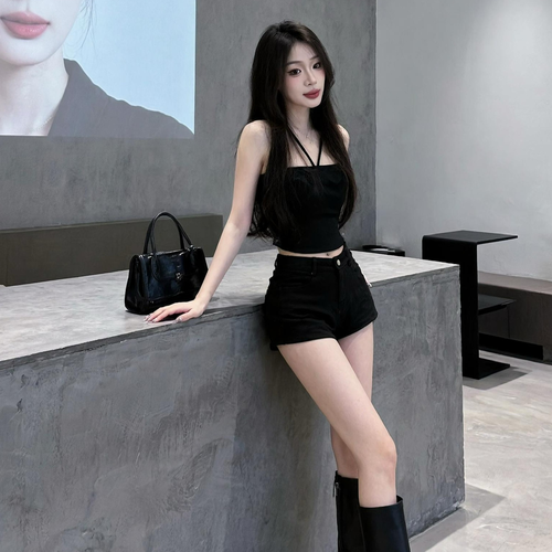 万万-柔情似水瓶座的美女聊天室